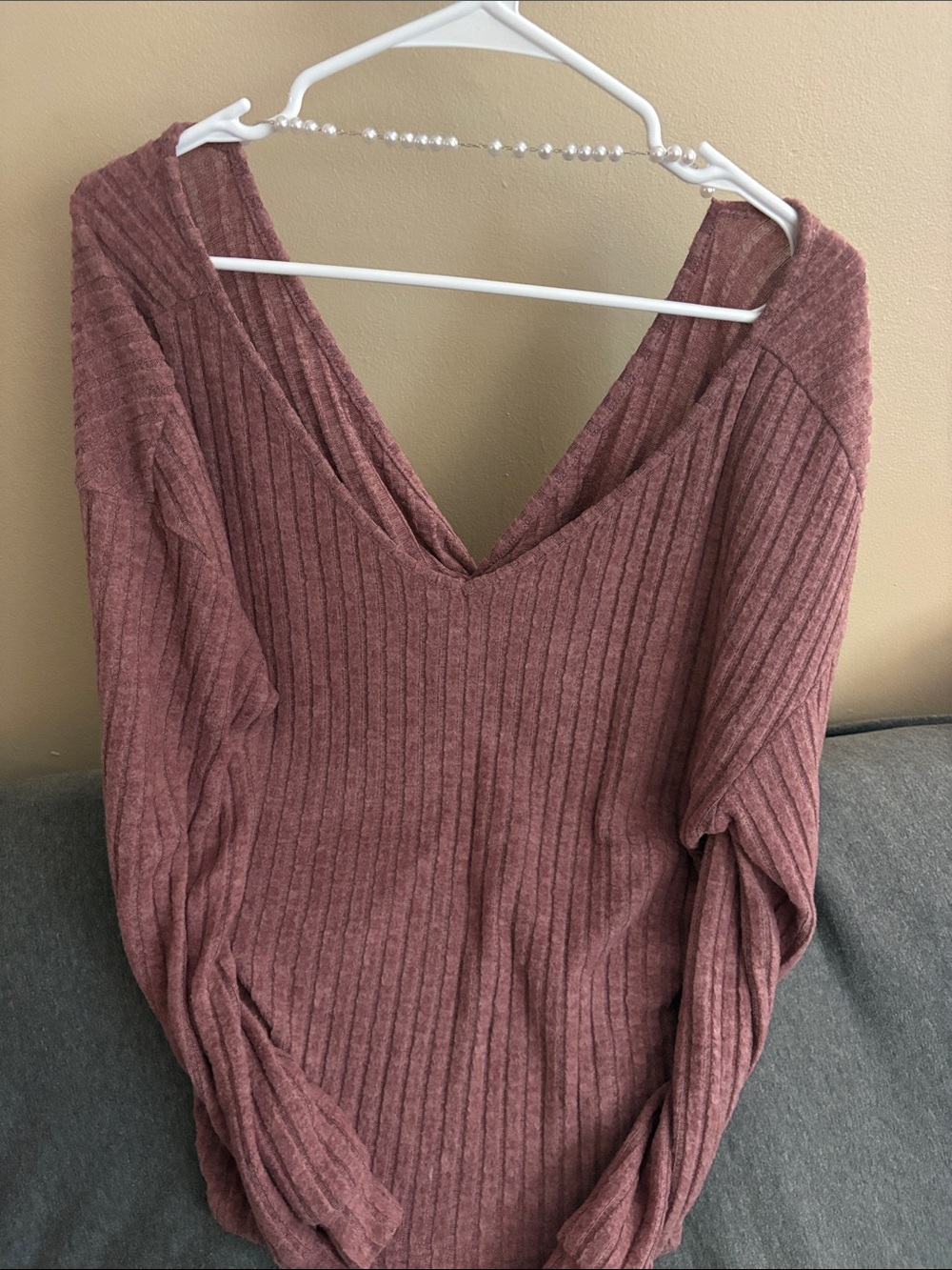 Ribbed V-Neck Sweater in Dusty Rose
